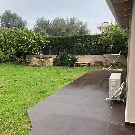 Chrysa's House Appartement Aigio