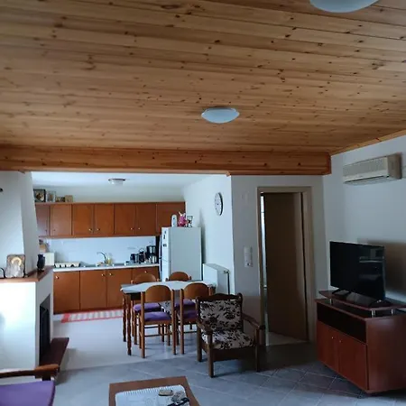 Apartment Chrysa's House Aigio